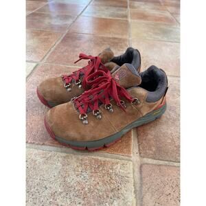DANNER Low hiking boot size 7